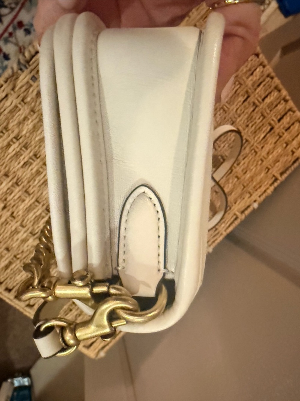 Coach Cream Leather 'Dinky'  Crossbody Bag with Gold Chain Strap - Picture 3 of 11